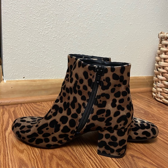 Cheetah Heeled Boots - Picture 3 of 5